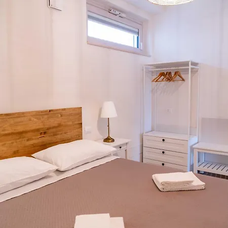 Konukevi Moderno Mediterraneo 4*