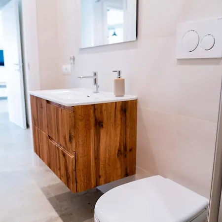 Moderno Mediterraneo Affittacamere 4*
