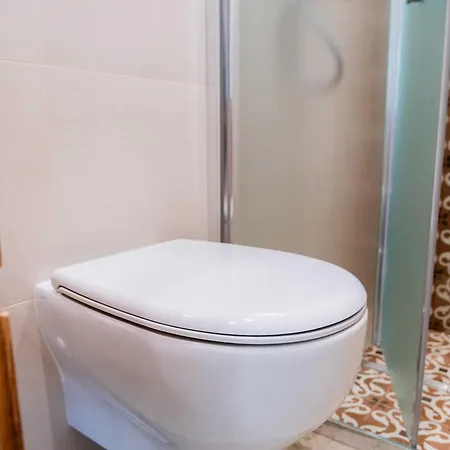 Konukevi Moderno Mediterraneo
