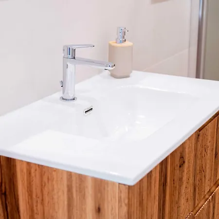 Moderno Mediterraneo Affittacamere 4*