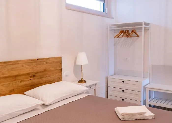 ゲストハウス Moderno Mediterraneo 4*