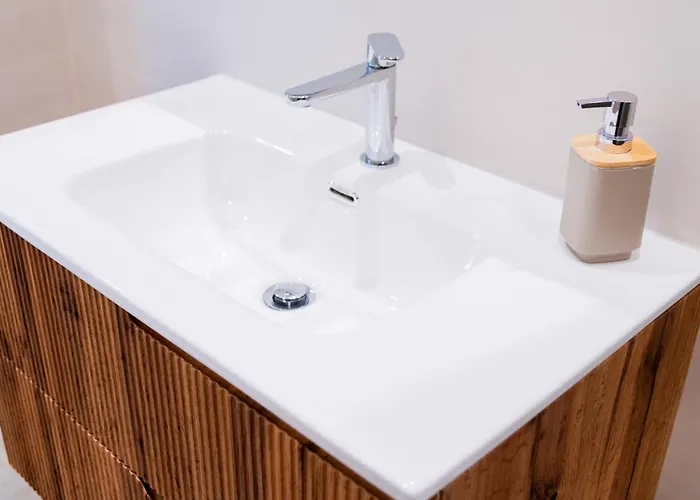 Moderno Mediterraneo 招待所 4*